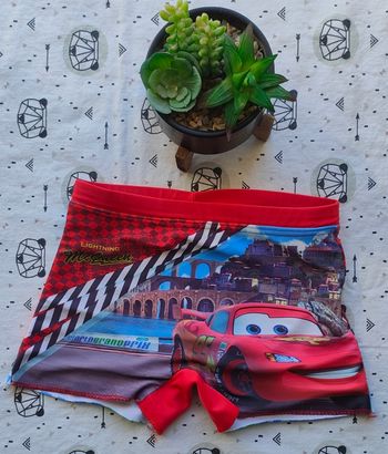 Maillot de bain Cars taille 6 ans
