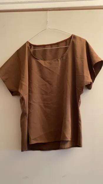 T-shirt marron