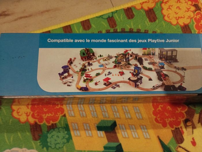 Tapis de jeu Sol avec 100 voitures ville/pays en excellent état marque playtive - photo numéro 16