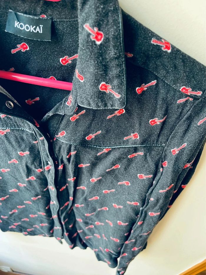 Sublime chemise kookai noir avec dessins guitare électrique taille 40 - photo numéro 7