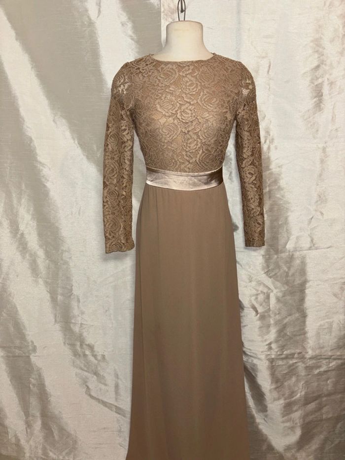 Robe de cérémonie