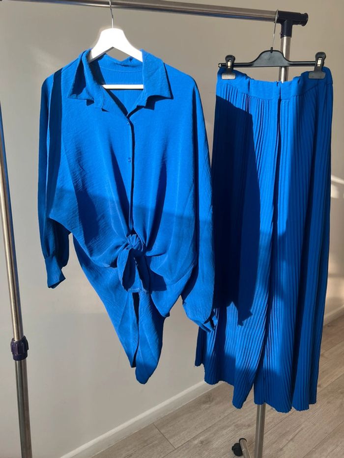 Ensemble bleu - photo numéro 3