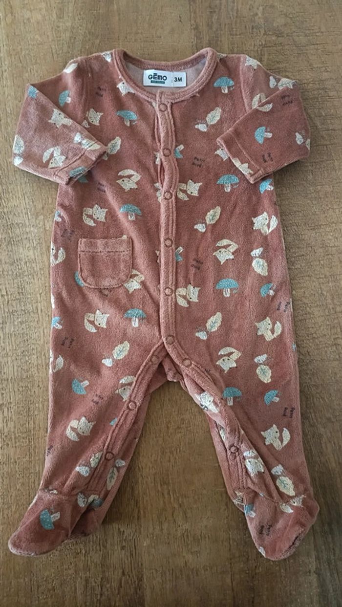 Lot 3 pyjamas Gémo 3 mois en très bon état - photo numéro 2
