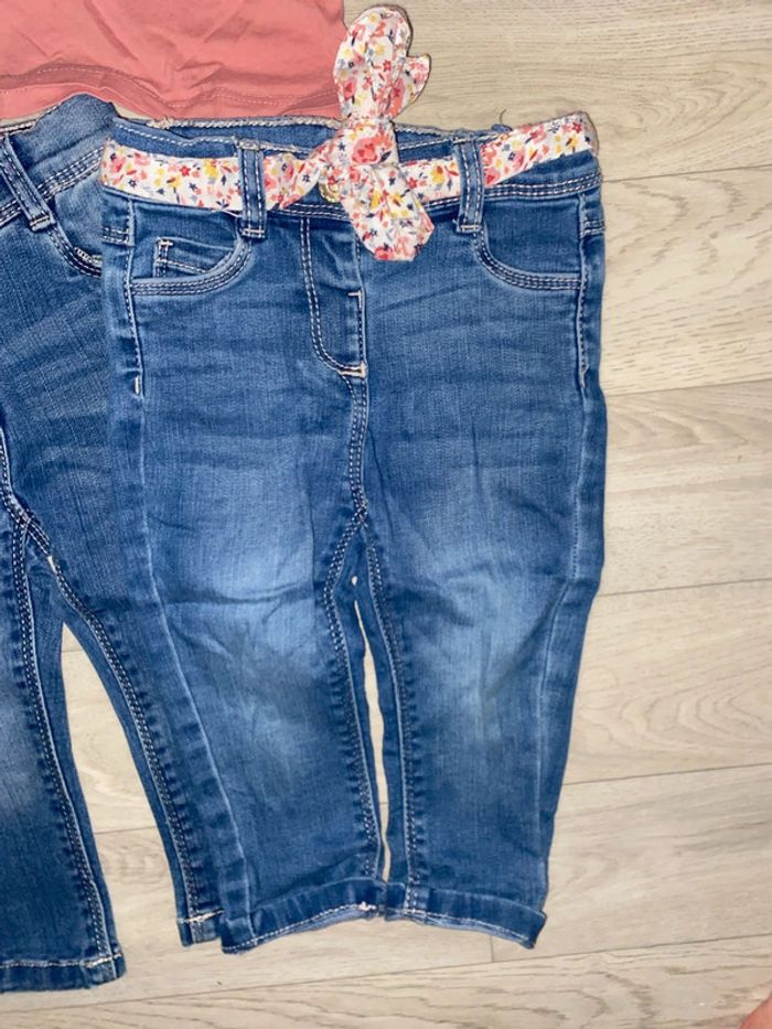 Jeans et tee shirt - photo numéro 2