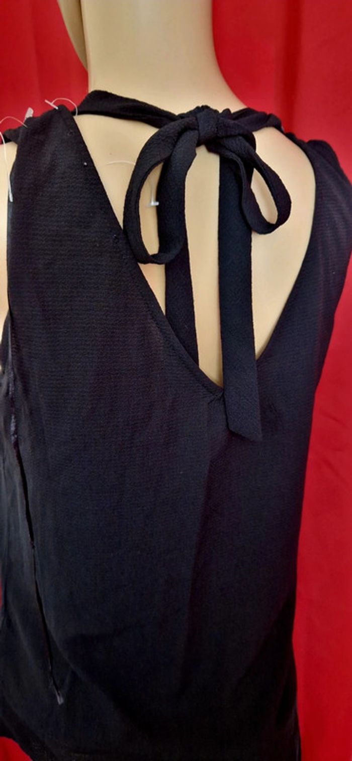 Haut noir col V taille 36 noeud dos dos nu - photo numéro 2
