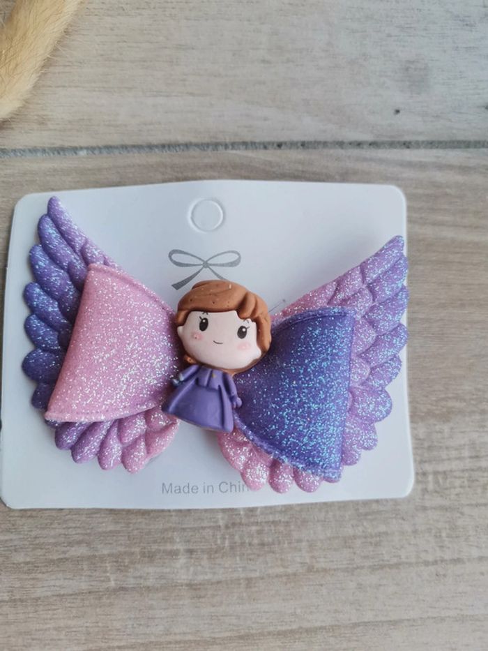 Pince neuve façon disney - photo numéro 2