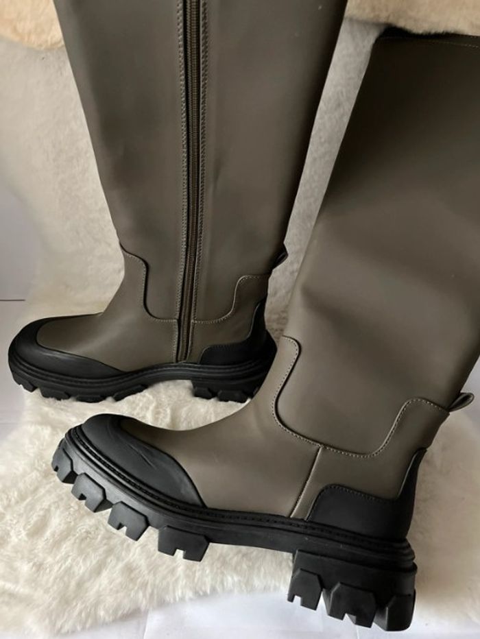 Bottes kaki Vanessa Wu pointure 39 Talons 4 cm Neuves dans la boîte d origine - photo numéro 6