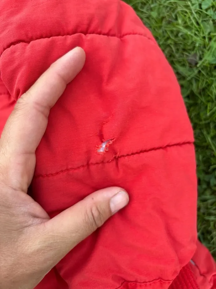 Manteau  Okaidi  6 ans  Un petit accro de chaque côté des manches. - photo numéro 4