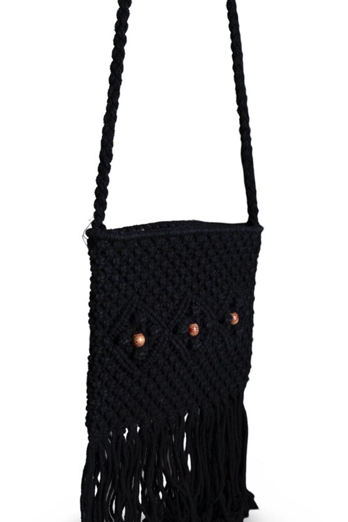 Sac bandoulière noir en macramé et franges • macramé crossbody bag with fringes - photo numéro 2