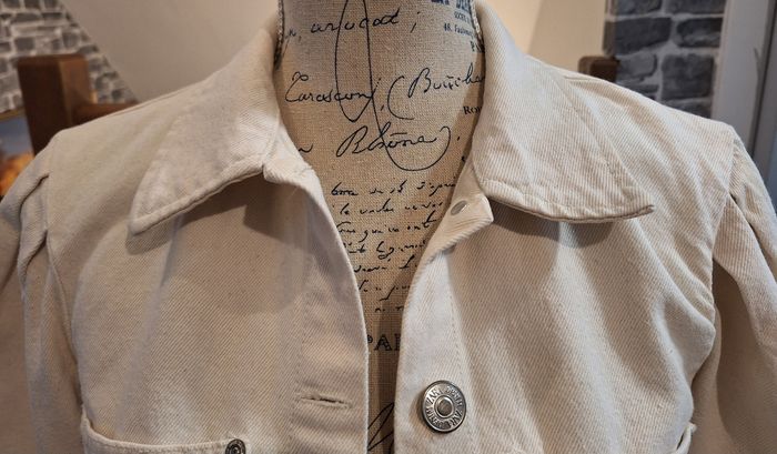 Veste courte en jean couleur écru - photo numéro 2