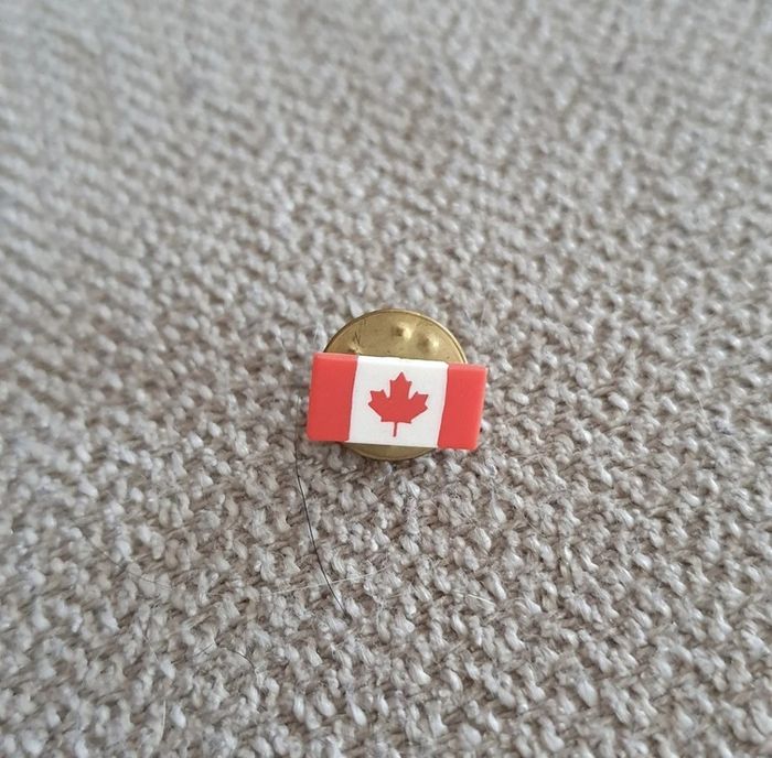 Pin's drapeau du Canada