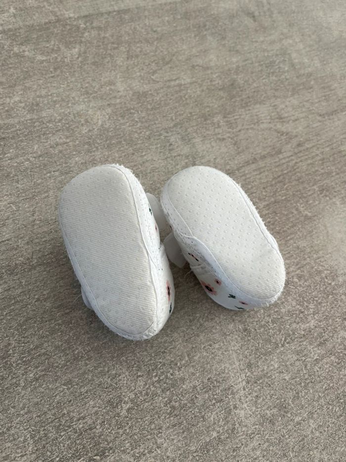 Chaussure bébé - photo numéro 2