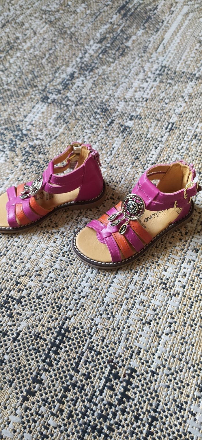 Sandales Anyline taille 24