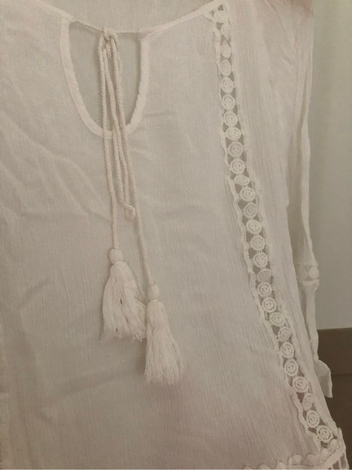Blouse blanche bohème broderie TU correspond à du 36 - photo numéro 4