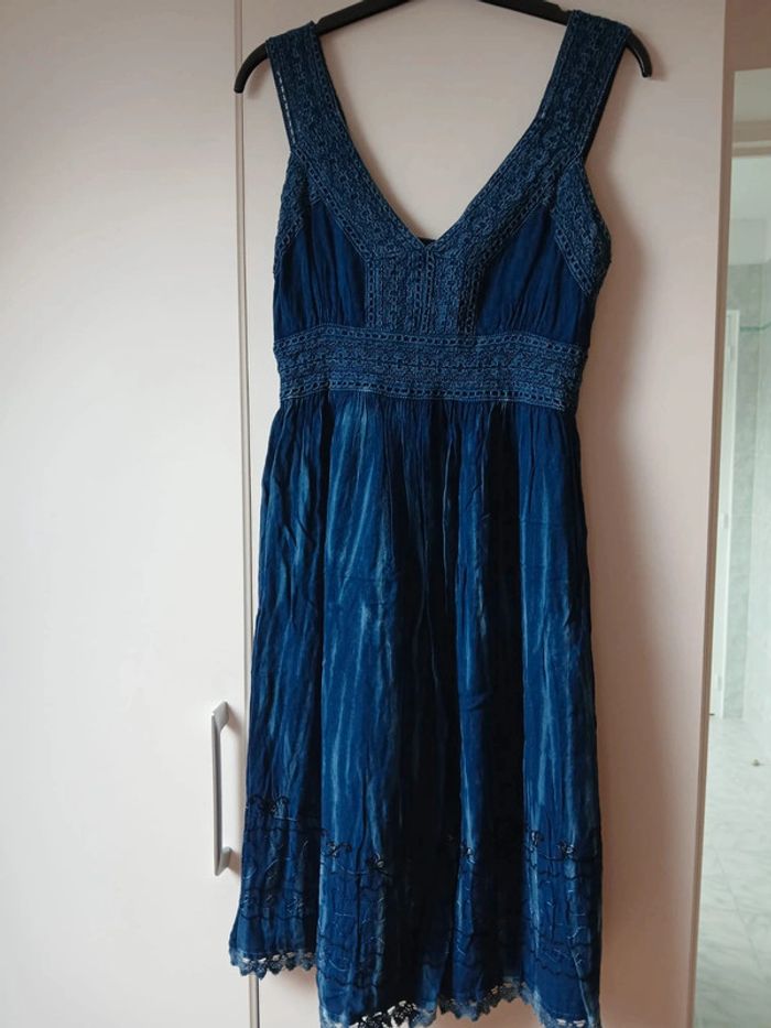 Robe neuve sans étiquette en taille M