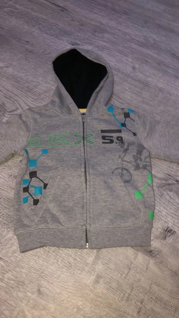 Sweat a capuche zipé - 36 mois