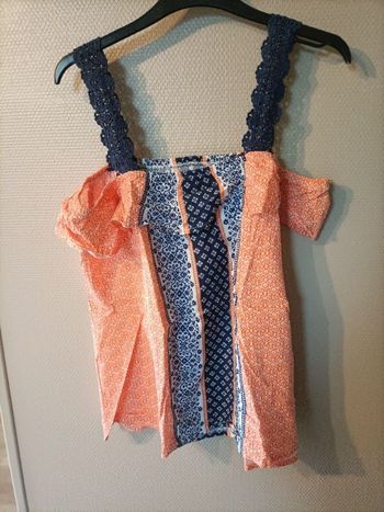 Tshirt orange et bleu à motif