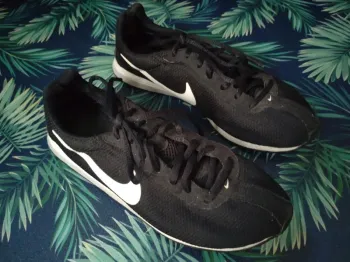 Baskets lacets Nike neuves noir et blanc mixtes 38,5