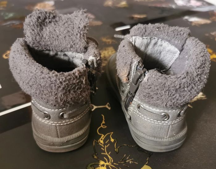 chaussures grises taille 20 - photo numéro 4