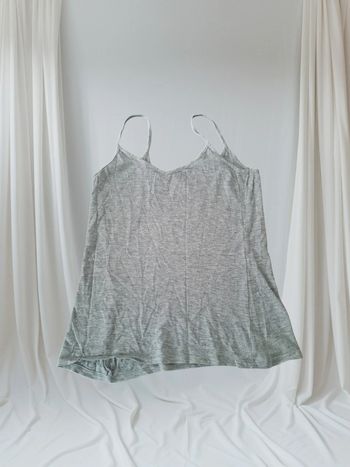 Débardeur gris tout simple 😲