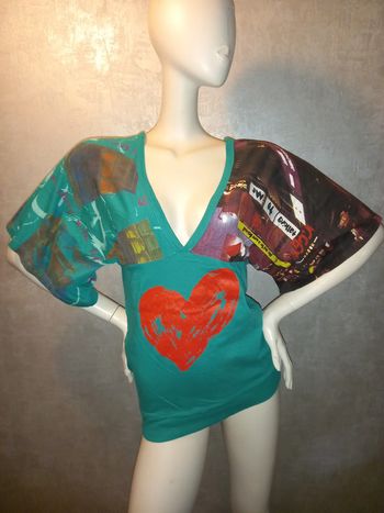 tee shirt vert et coloré desigual taille 38/40