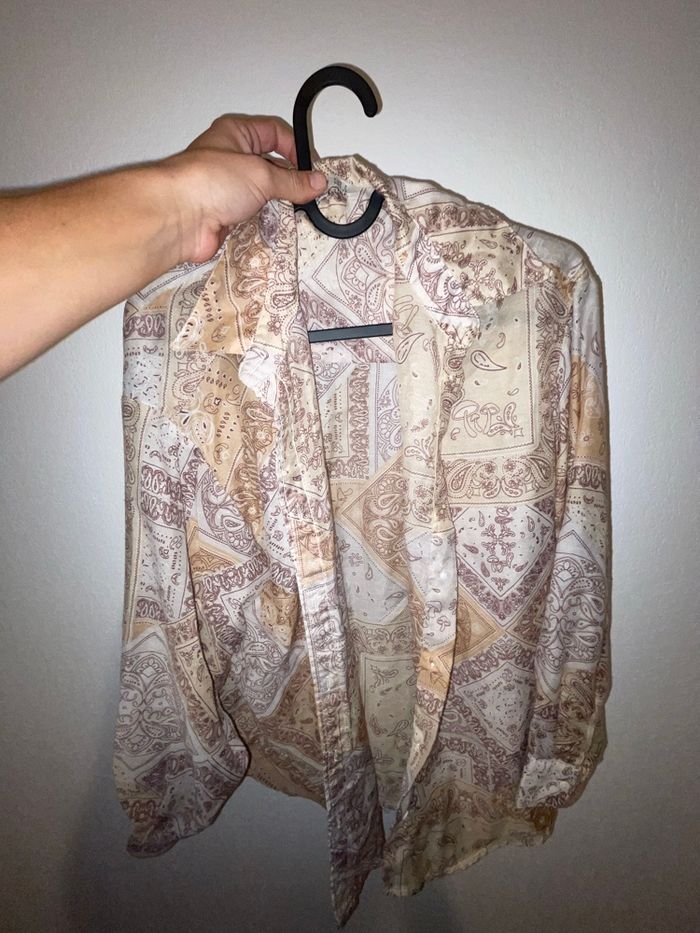 Chemise à motif stradivarius