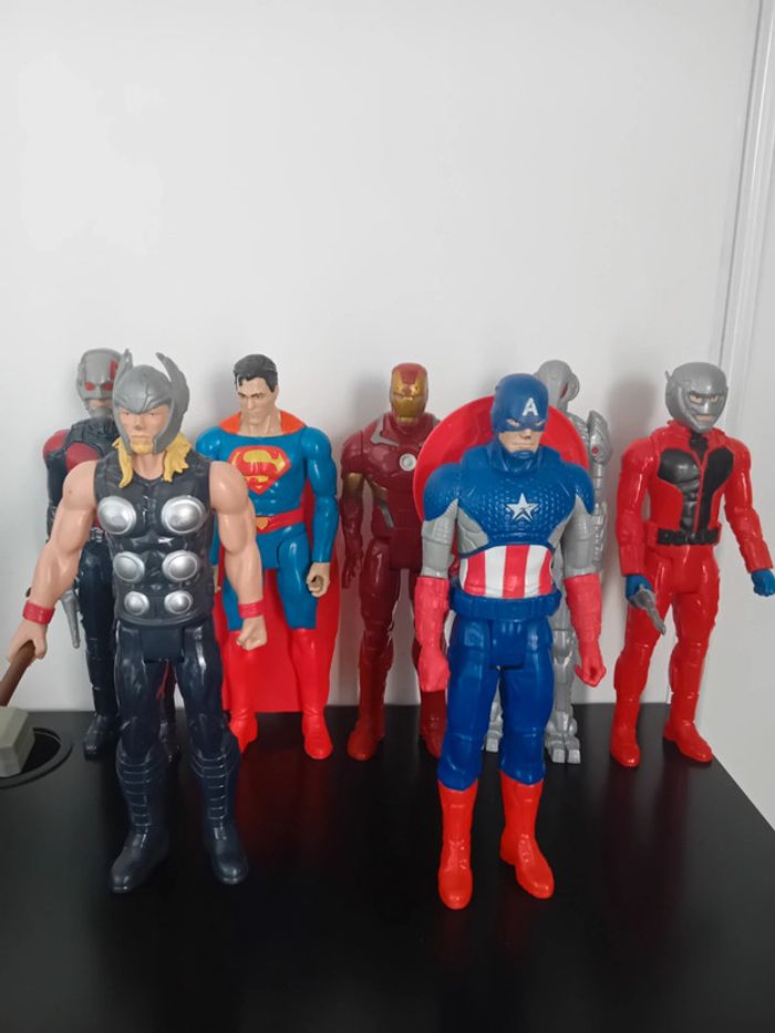 Lot de personnages avenger 30cm be