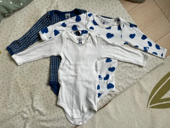 Lot 3 bodies ML Petit Bateau 12 mois