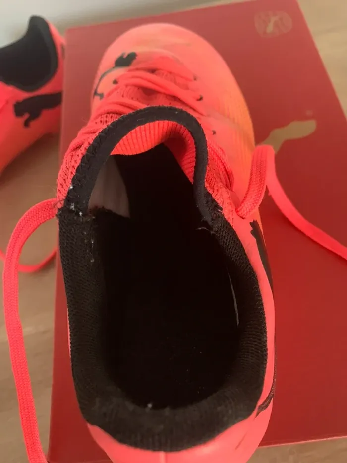 Paire chaussures de foot, puma - photo numéro 3