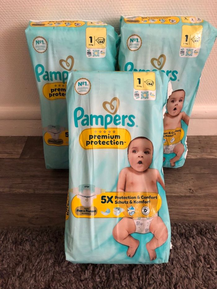 3 sachet de couche Pampers taille 1