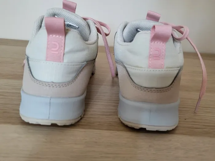 Chaussures de randonnée 35 - photo numéro 5