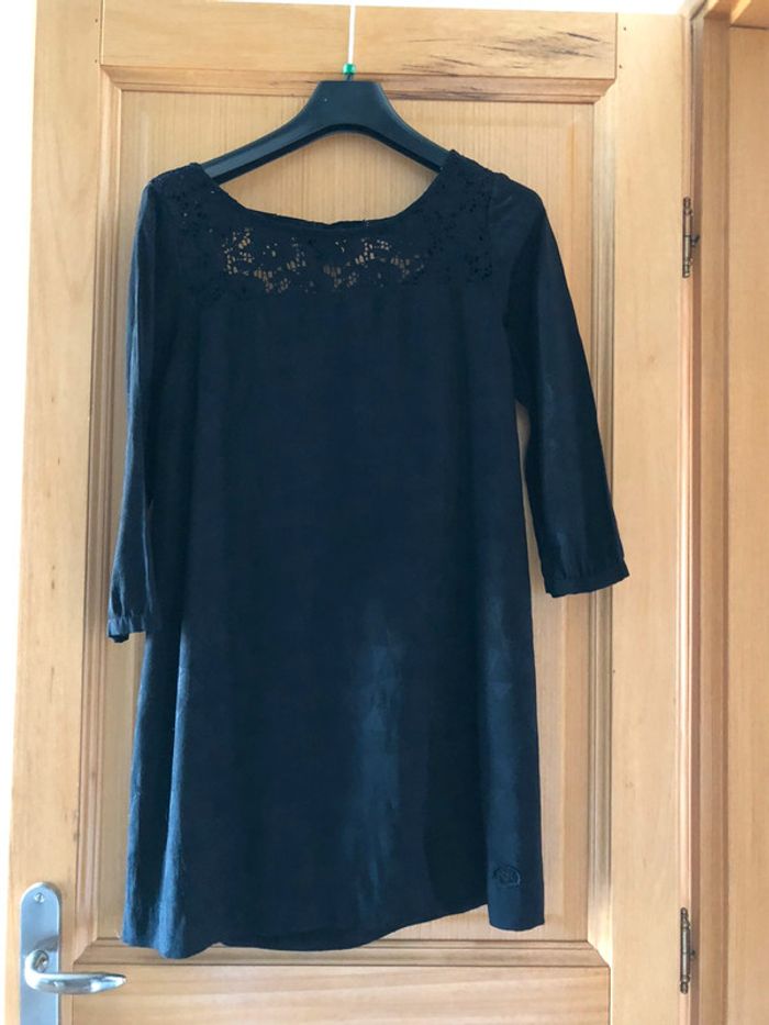 Robe noire - photo numéro 2