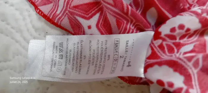 Tunique poncho manches papillon volantées motif floral rouge femme Taille 2 Toumaï - photo numéro 17