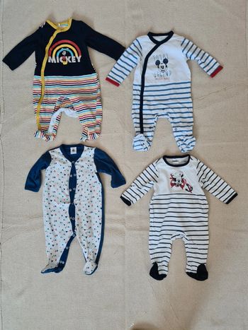 Lot 4 pijama 3Mickey + 1petit bateau