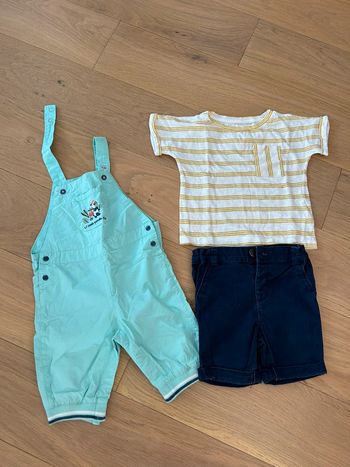 Lot d'un ensemble short et tee shirt et d'une salopette bébé garçon