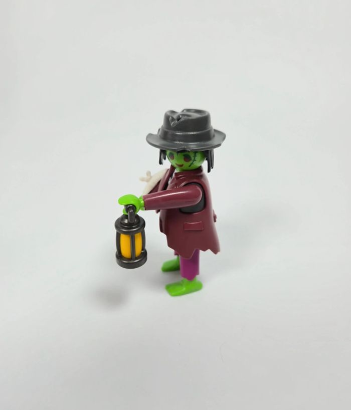 Playmobil Zombie chapeau et Lanterne - photo numéro 2