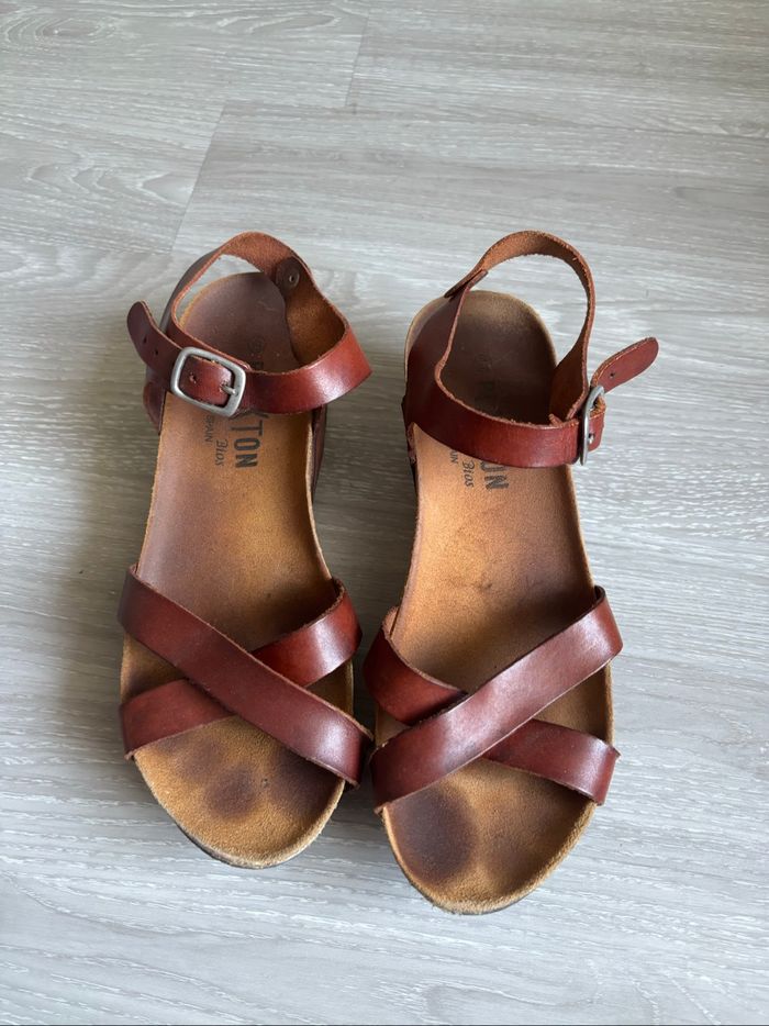 Chaussures sandales compensées taille 40 - photo numéro 2
