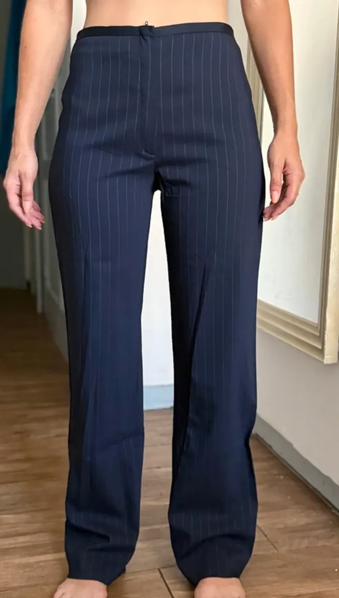 Pantalon Alain Manoukian – Taille 38 – Bleu marine rayé blanc