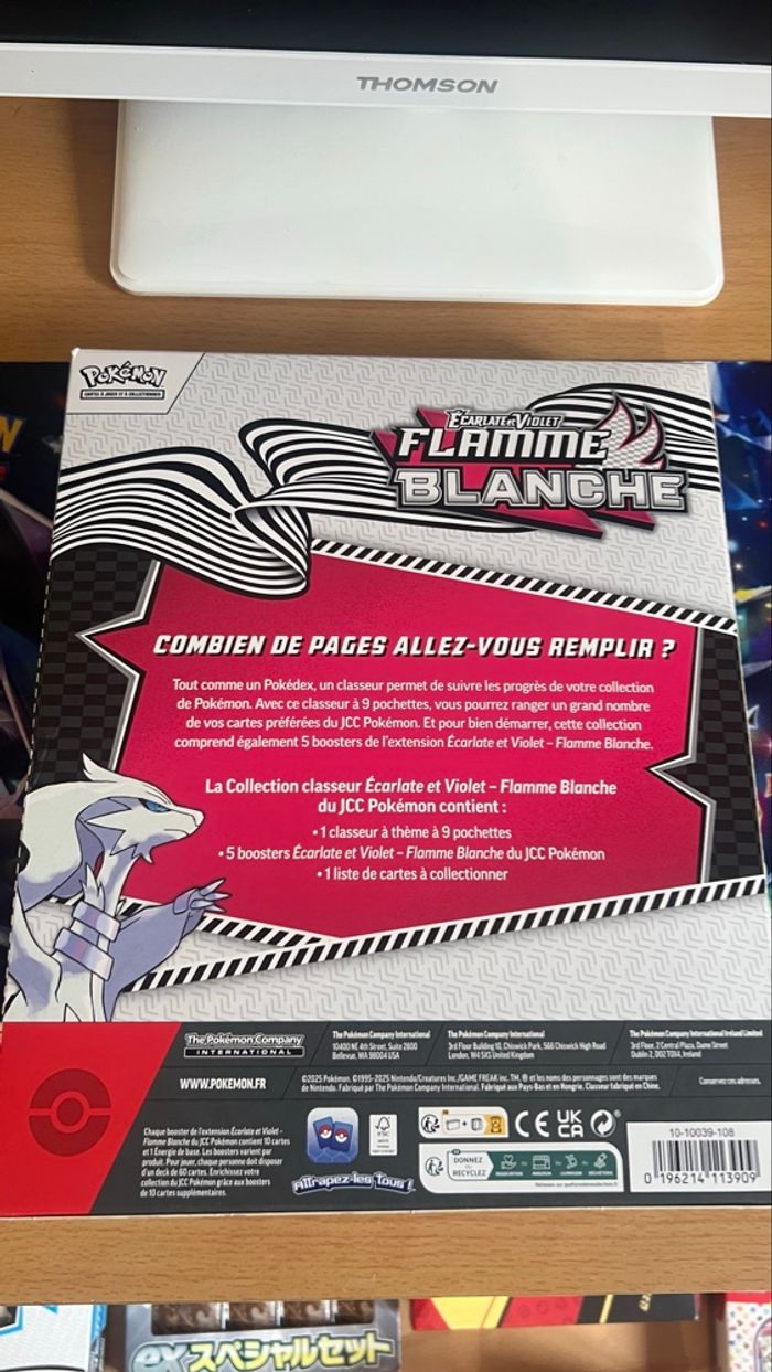 Coffret classeur Pokémon Flamme blanche Ev10.5 - photo numéro 2
