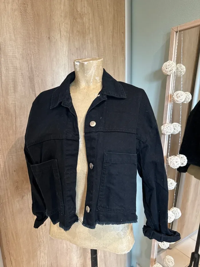 Jolie veste en jean courte femme
