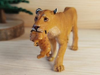 PAPO lionne et son bébé Figurine animal de la savane