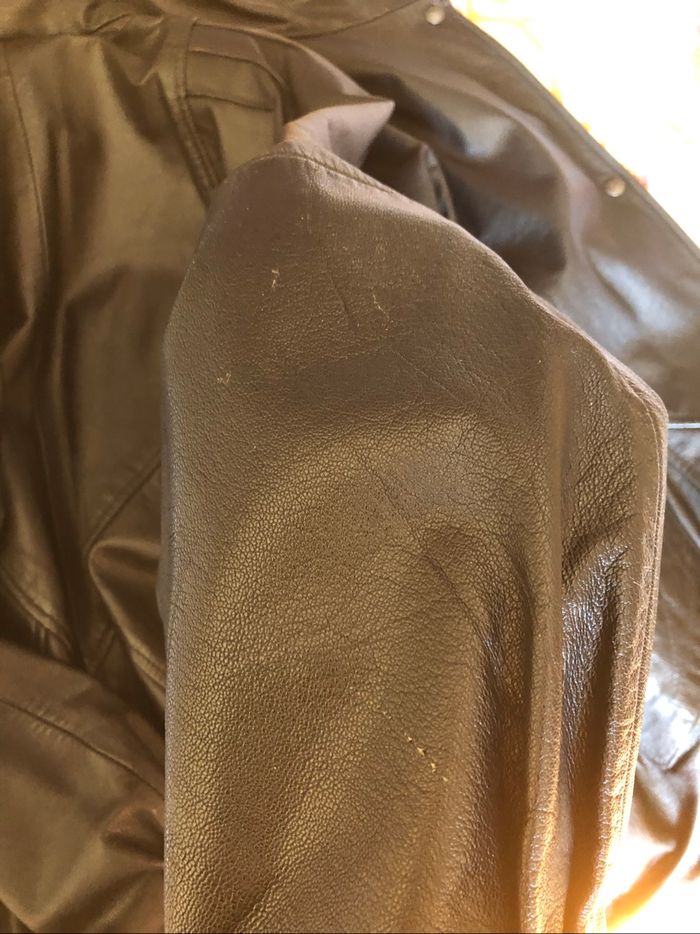 Manteau noir en cuir - photo numéro 7