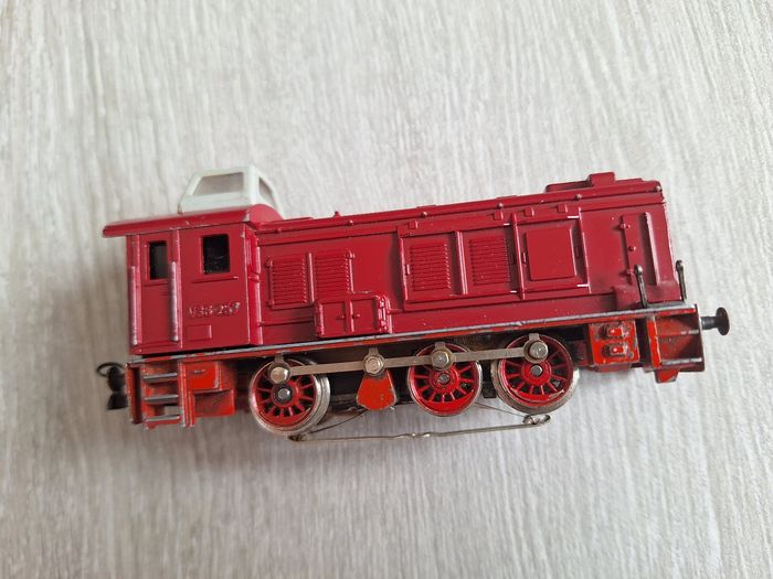 Locomotive diesel trix V36 257