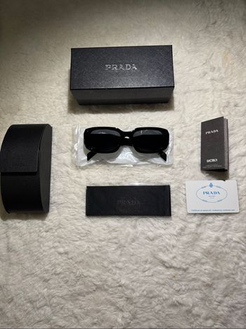Lunette de soleil prada