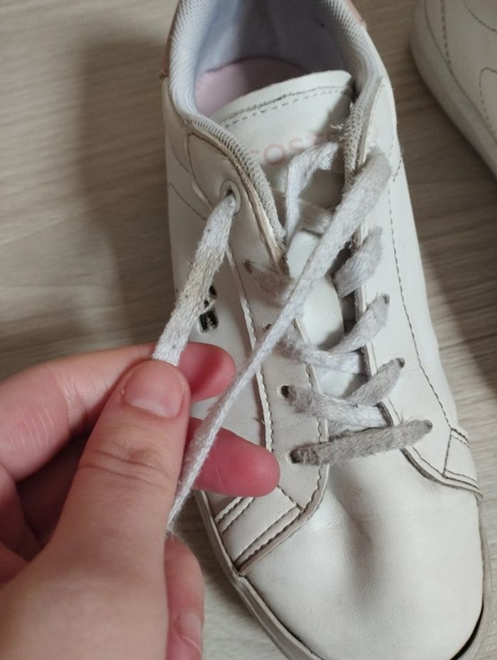 Baskets Lacoste fille pointure 31 - photo numéro 4