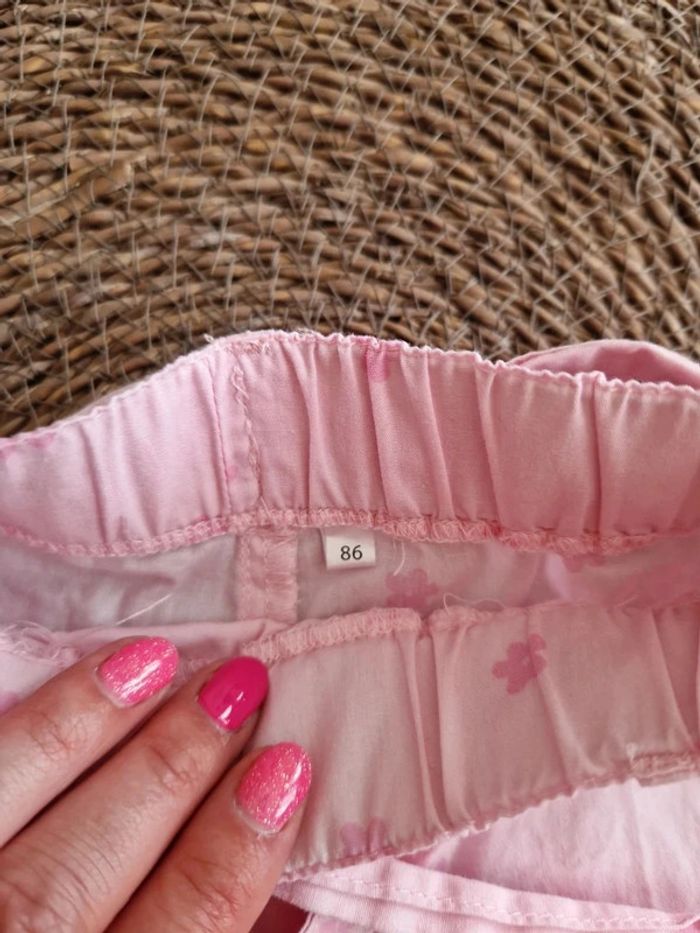 Joli short motifs fleurs taille 24 mois - photo numéro 4