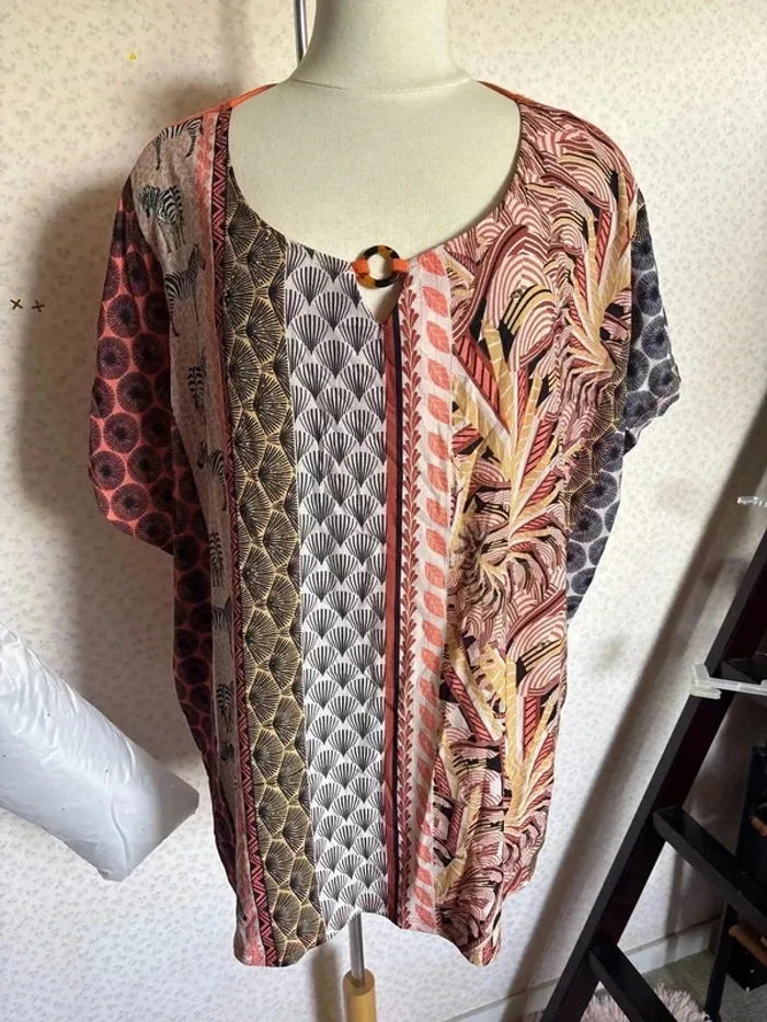 Blouse toscane taille 5(44) neuve avec étiquette