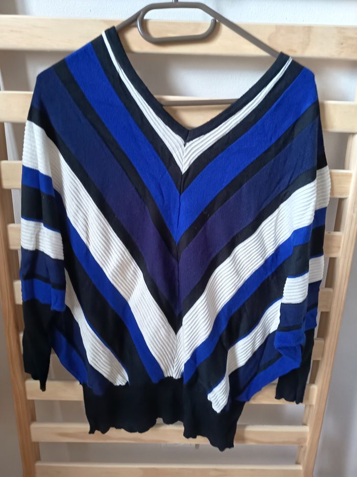 Pull chauve souris bleu - photo numéro 3