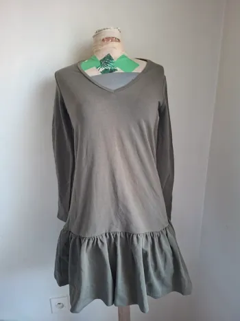 Robe kaki à volants - chic et tendance, Selfieroom, neuve, taille 36