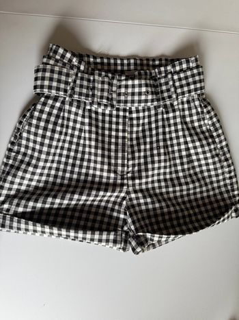 Short vichy en très bon état noir et blanc taille 34 pimkie